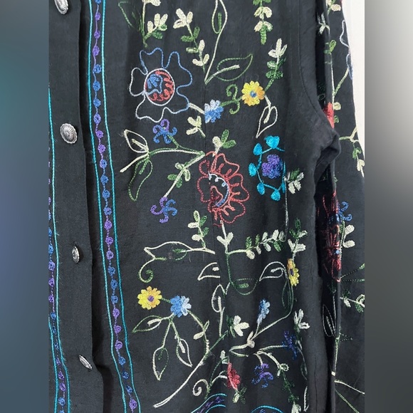 Tantrums Collections Light Weight Emroidered Floral Button Down Shirt/Jacket PS - Picture 7 of 11